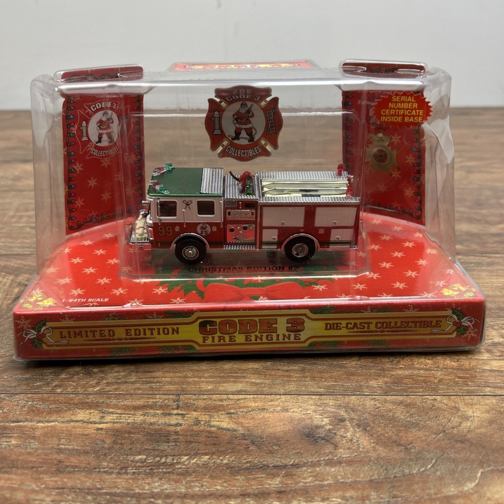 Code 3 Limited Edition #99 Fire Engine 1999 Christmas Pumper New In Box 1/64‎